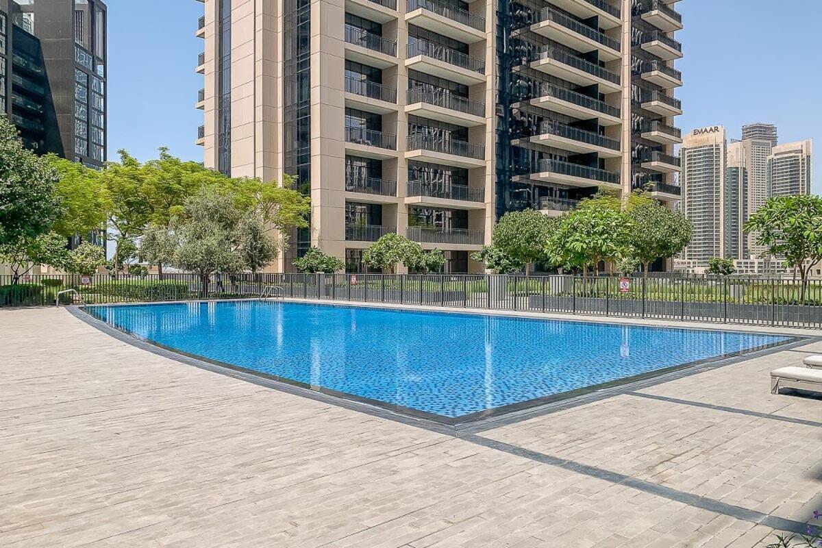 Frank Porter - Boulevard Crescent Dubai Eksteriør bilde