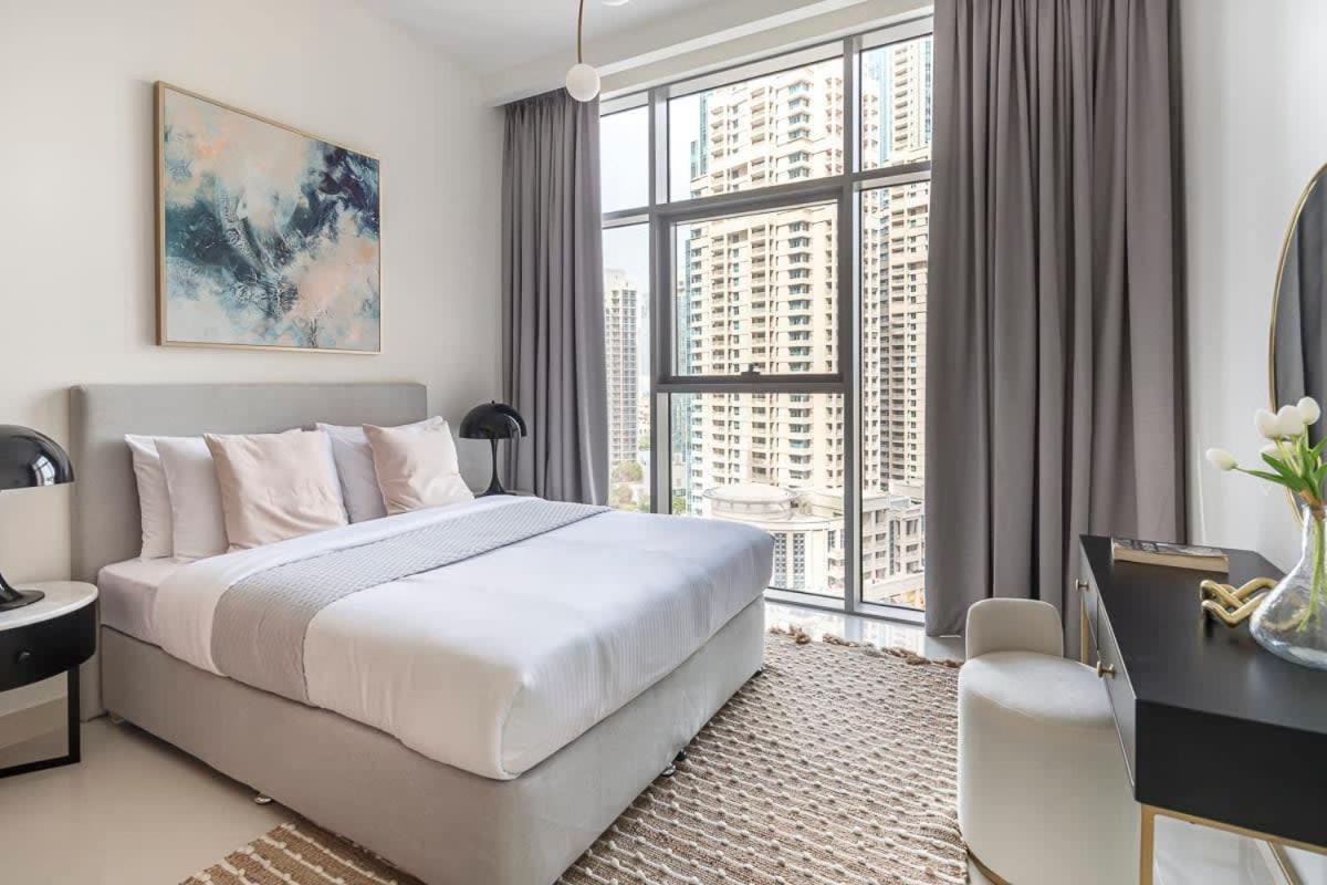 Frank Porter - Boulevard Crescent Dubai Eksteriør bilde